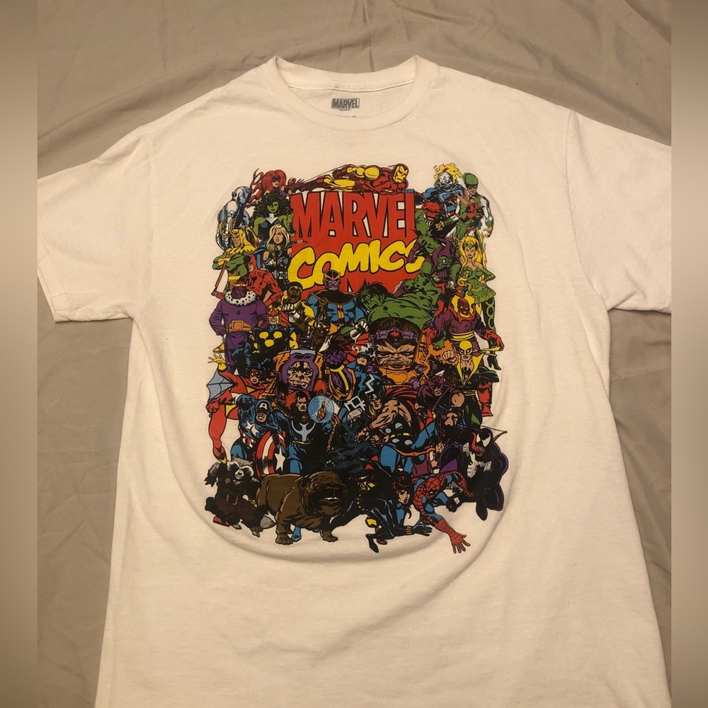 Marvel Comics Men's Officially Licensed Character Group Heroes Tee T-Shirt m